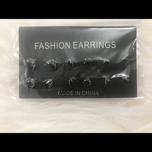 Black zirconia earrings